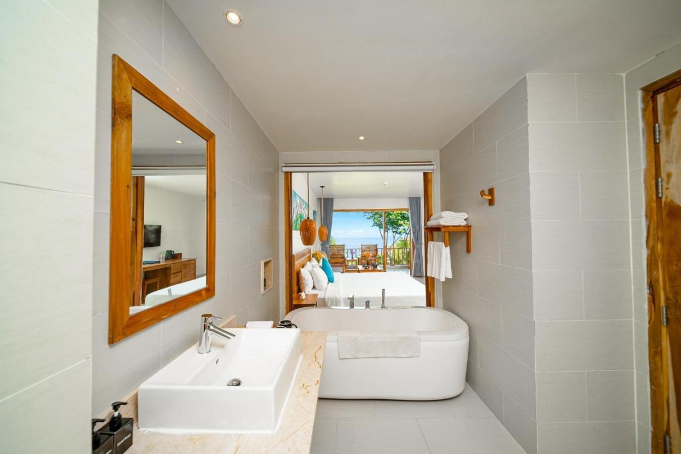 Connecting Door Deluxe Ocean View
