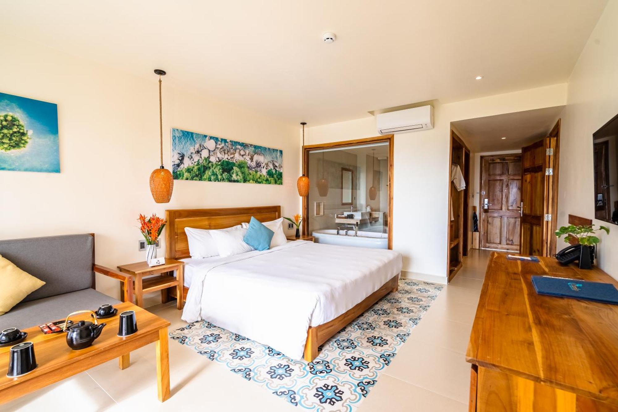 Connecting Door Deluxe Ocean View