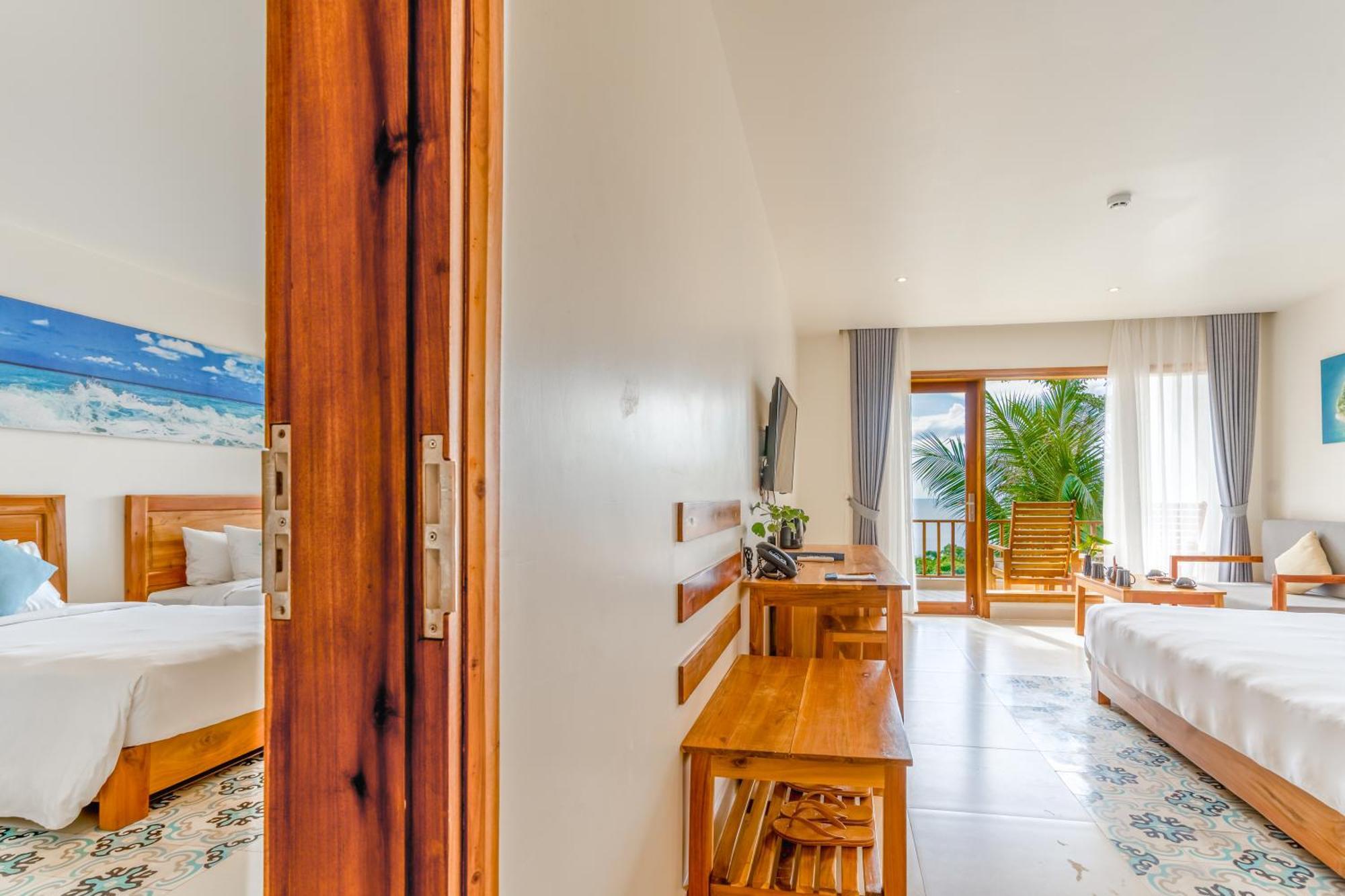 Connecting Door Deluxe Ocean View