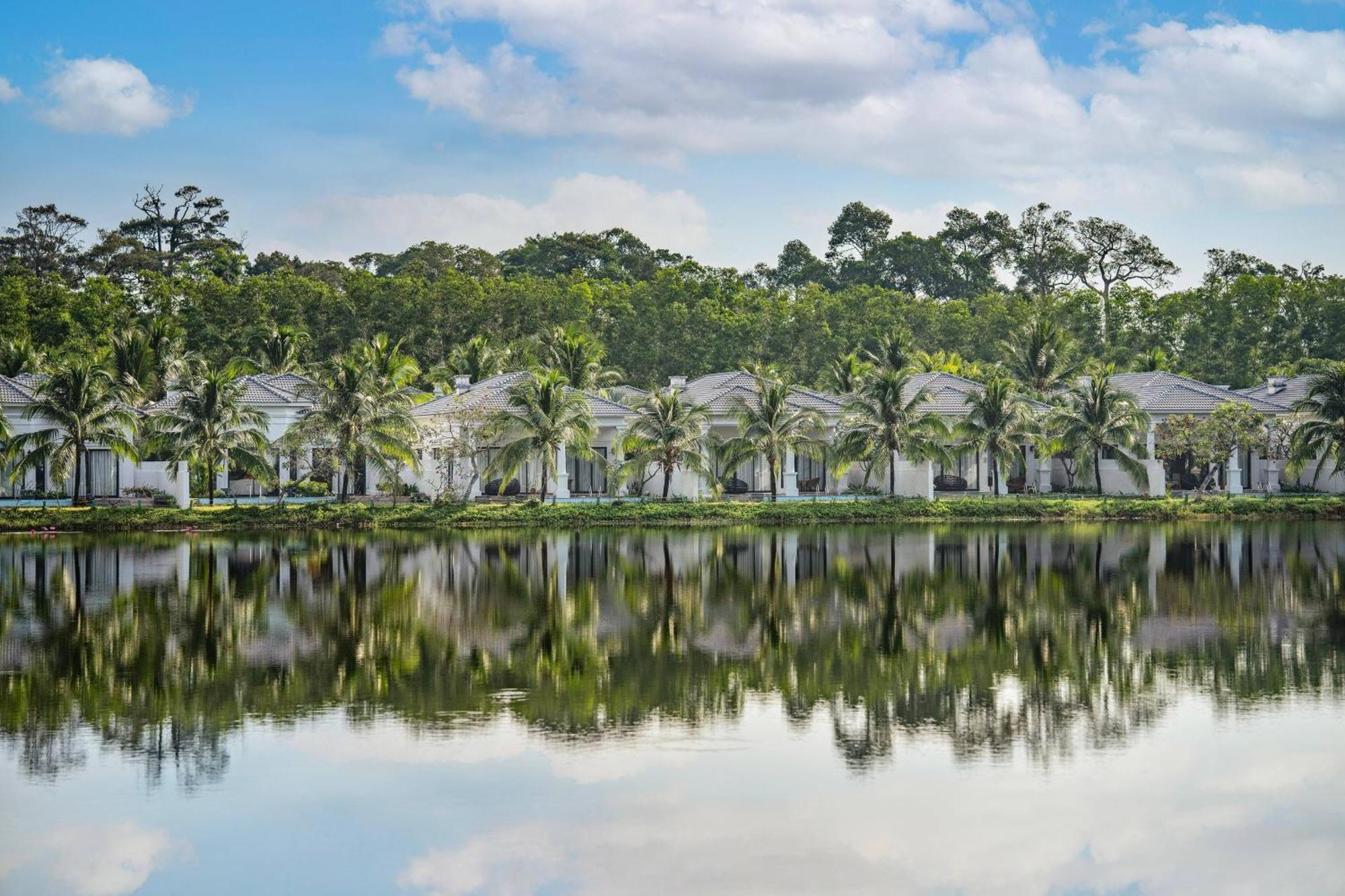 Three-Bedroom Villa with Lake View and Private Pool